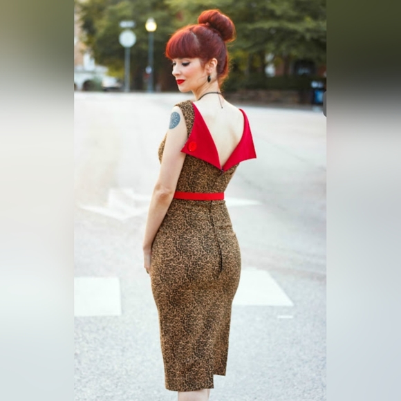 Bettie Page Animal Print Fitted Dress with Back Split and Open Back - Picture 4 of 17
